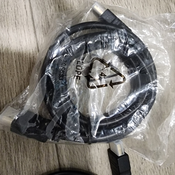 NEW - 6' HDMI Cables - Picture 4 of 5